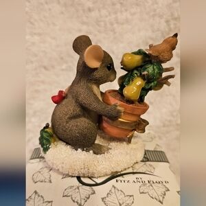 Charming Tails Figurine The First Day Of Christmas Retired